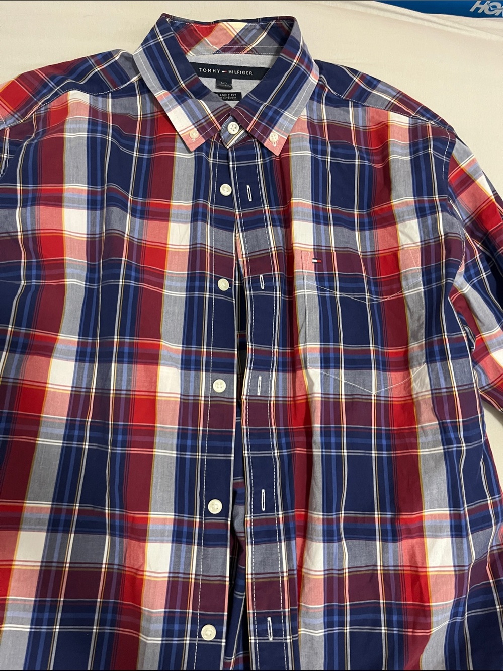 Tommy Hilfiger Men’s Navy, Red & White Plaid Button-Down Shirt [L]